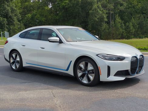 Used 2023 BMW i4 eDrive35 RWD image 2