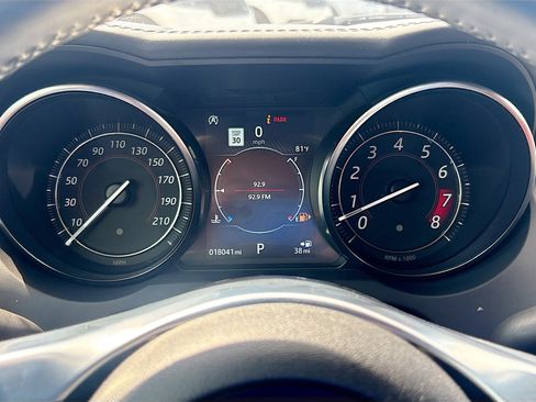 Used 2019 Jaguar F-TYPE R image 34