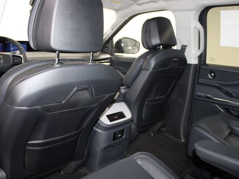New 2027 Lincoln Navigator L Premier RWD image 28
