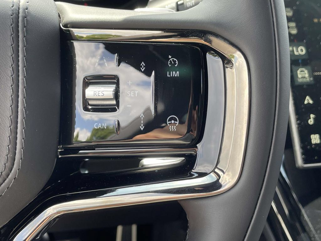 New 2026 Land Rover Range Rover Sport Dynamic SE AWD/4WD image 39