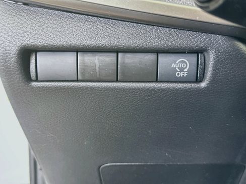 Used 2025 Nissan Kicks SV FWD image 17