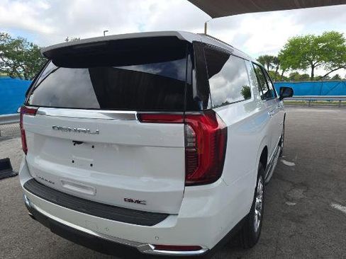 Used 2025 GMC Yukon XL Denali AWD/4WD image 4