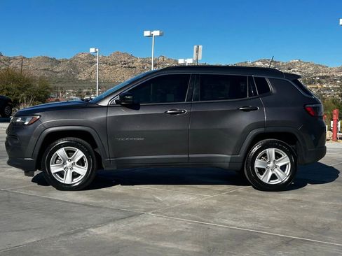 Used 2022 Jeep Compass Latitude image 5