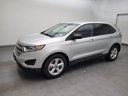 Used 2018 Ford Edge SE image 2