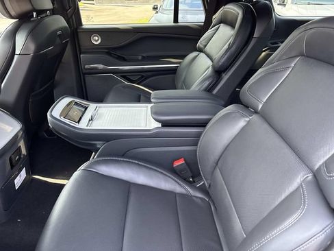 New 2027 Lincoln Navigator Reserve w/ Jet Appearance Package AWD/4WD image 18