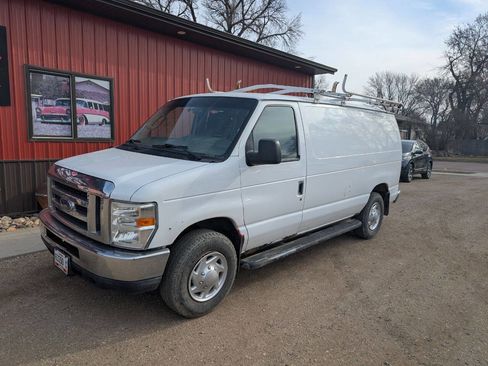 Used 2010 Ford E-250 and Econoline 250 image 2