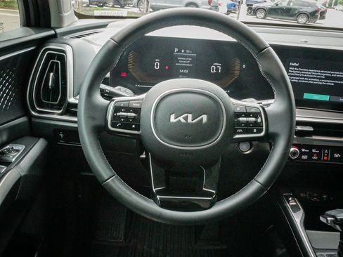 Used 2025 Kia Sorento S FWD image 18