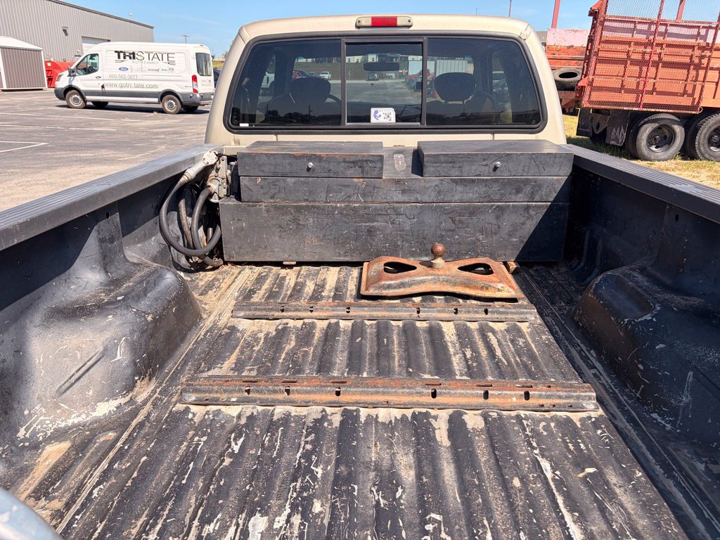 Used 2001 Ford F350 XLT RWD image 5
