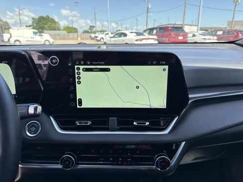 Used 2025 Chevrolet Equinox LT image 24