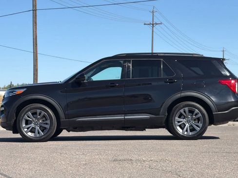 Certified 2023 Ford Explorer XLT w/ Equipment Group 202A AWD/4WD image 5