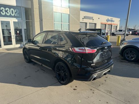 Used 2022 Ford Edge ST w/ Equipment Group 401A image 3