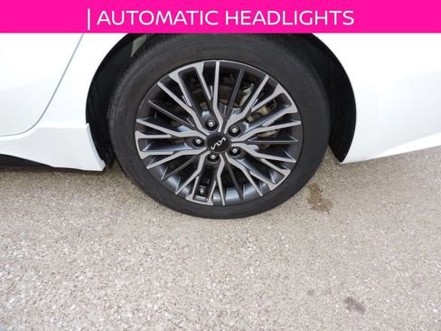 Used 2022 Kia Forte GT-Line w/ GT-Line Premium Package FWD image 11