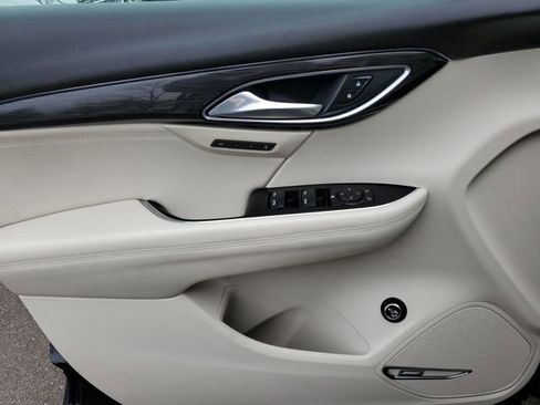 Used 2022 Buick Envision Essence w/ Technology Package I image 23