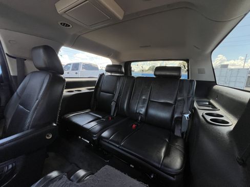 Used 2013 Cadillac Escalade ESV Premium AWD/4WD image 21