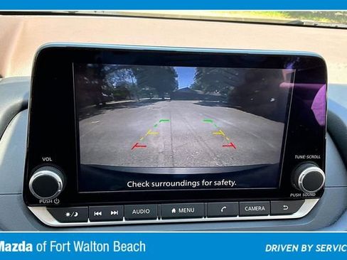 Used 2023 Nissan Rogue SV FWD image 13