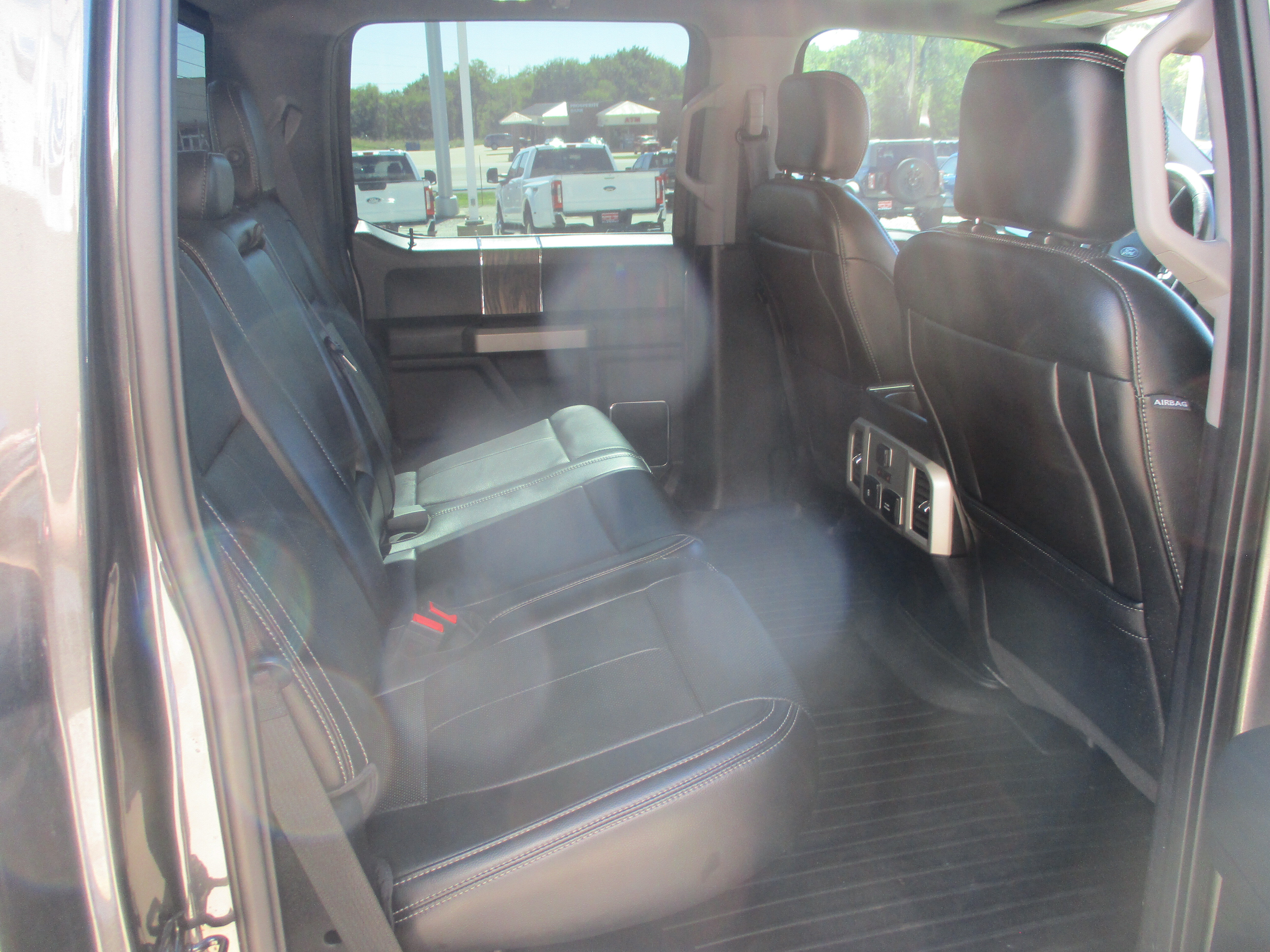 Used 2018 Ford F150 Lariat w/ Equipment Group 502A Luxury AWD/4WD image 10