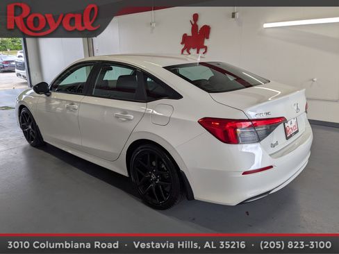 Used 2024 Honda Civic Sport image 2
