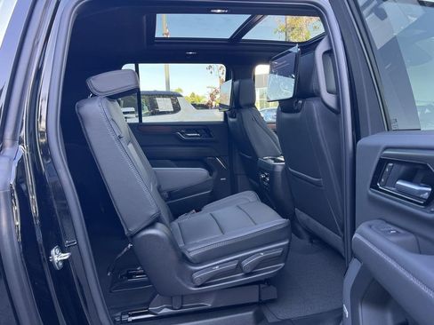 New 2026 GMC Yukon XL Denali w/ Denali Reserve Package AWD/4WD image 32