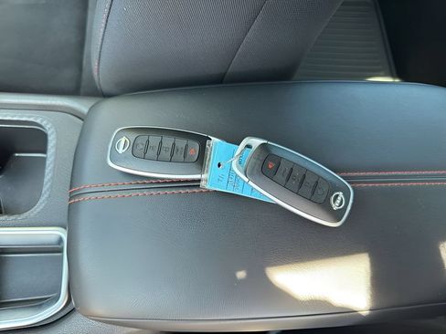Used 2024 Nissan Sentra SR FWD image 11
