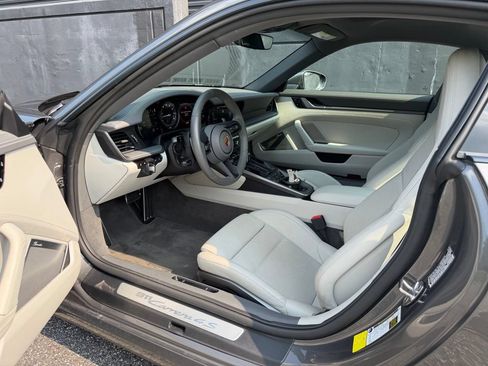 Certified 2020 Porsche 911 Carrera 4S AWD/4WD image 4