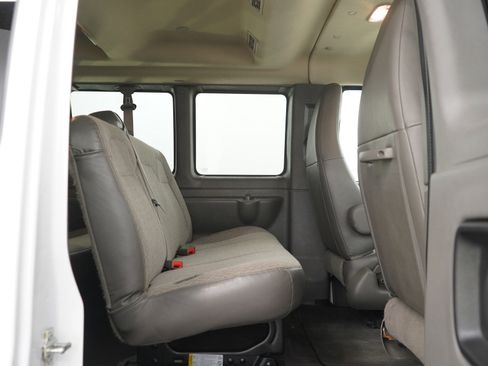 Used 2025 Chevrolet Express 3500 LT w/ LT Preferred Equipment Group RWD image 9