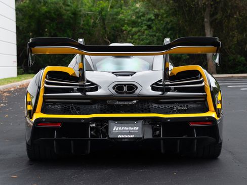 Used 2019 McLaren Senna image 39