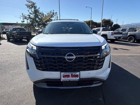 New 2026 Nissan Pathfinder SL w/ SL Premium Package image 8