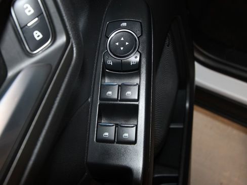 Used 2025 Ford Escape SE image 6