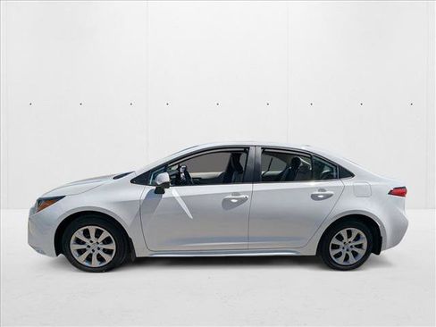 New 2025 Toyota Corolla LE FWD image 5