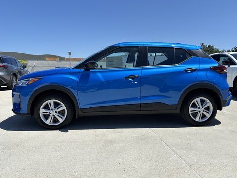 New 2025 Nissan Kicks S image 8