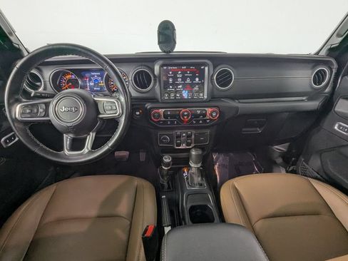 Used 2021 Jeep Wrangler Unlimited Sahara AWD/4WD image 15