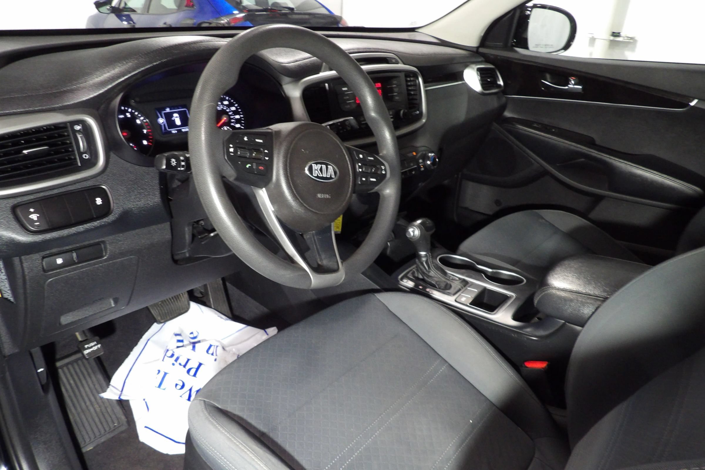 Used 2017 Kia Sorento L FWD image 9