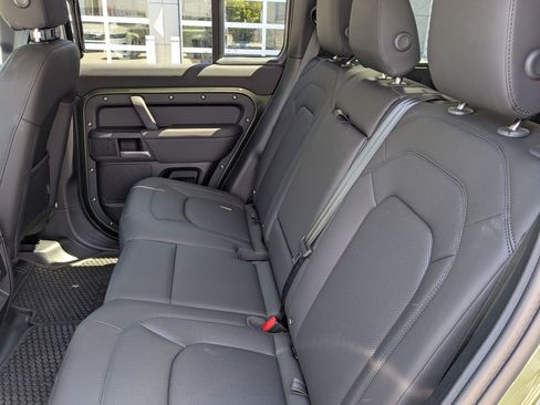 Certified 2026 Land Rover Defender 110 S AWD/4WD image 30