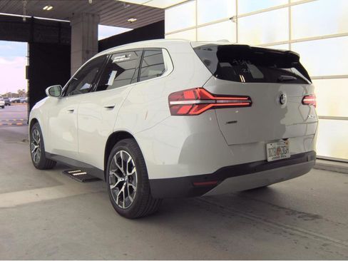 Used 2025 BMW X3 xDrive30i image 4