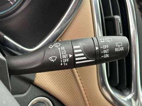 Used 2022 Chevrolet Equinox Premier image 25