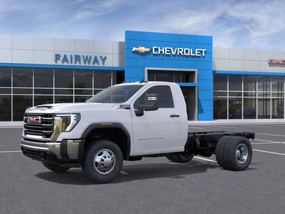 New 2026 GMC Sierra 3500 Pro w/ Convenience Package