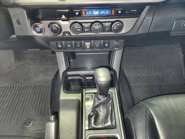 Used 2020 Toyota Tacoma TRD Off-Road w/ TRD Premium Off Road Package AWD/4WD image 19