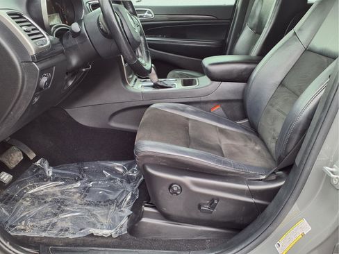 Used 2020 Jeep Grand Cherokee Altitude image 17