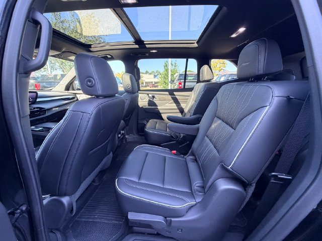 Used 2025 Buick Enclave Avenir w/ Super Cruise Package AWD/4WD image 15