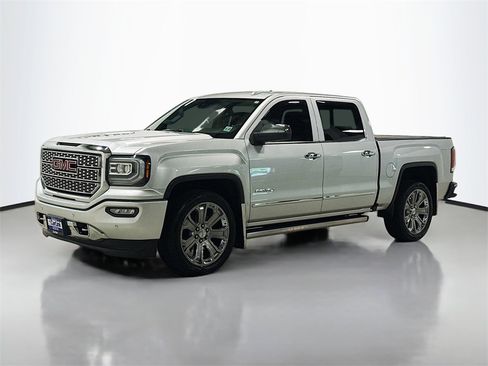 Used 2018 GMC Sierra 1500 Denali w/ Denali Ultimate Package image 3