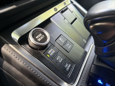 Used 2026 Lexus GX 550 AWD/4WD image 28