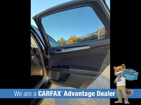 Used 2015 Ford Fusion SE FWD image 40