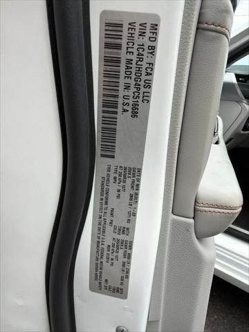 Certified 2023 Jeep Grand Cherokee Overland AWD/4WD image 48
