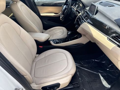 Used 2018 BMW X1 xDrive28i AWD/4WD image 12