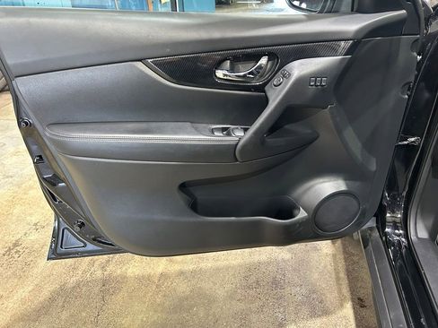 Used 2019 Nissan Rogue SL AWD/4WD image 19