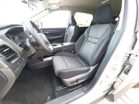 Used 2024 Nissan Rogue SV FWD image 13
