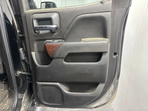Used 2017 GMC Sierra 2500 SLE w/ SLE Preferred Package AWD/4WD image 16