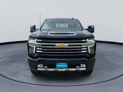 Used 2022 Chevrolet Silverado 2500 High Country AWD/4WD image 3
