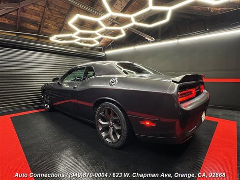 Used 2019 Dodge Challenger R/T image 4