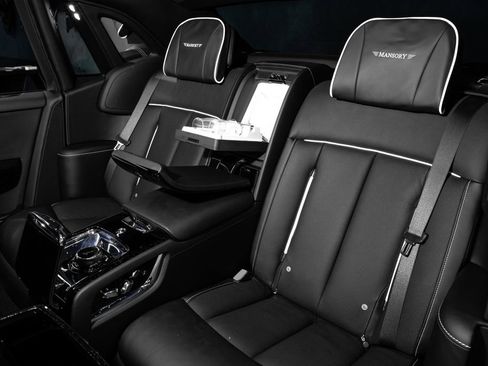 Used 2026 Rolls-Royce Phantom Sedan RWD image 33